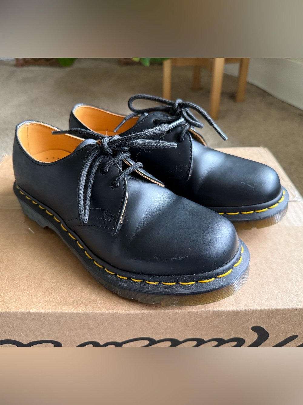 Dr. Martens Black Oxford size W8/M7 worn once
